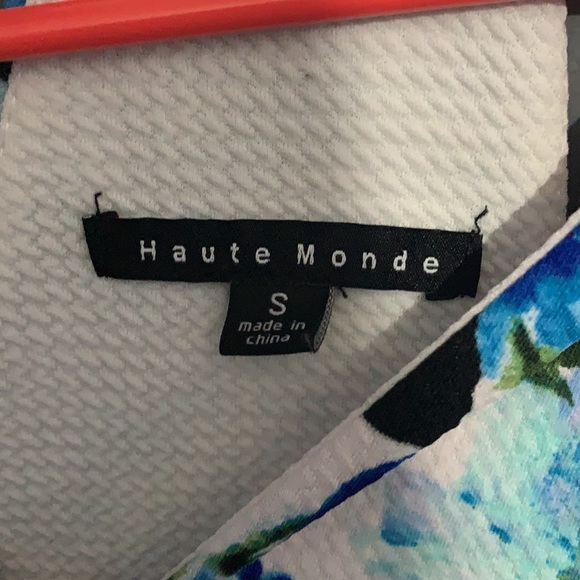 Small Blue Floral Dress with Zipper. B11 - Picture 5 of 5